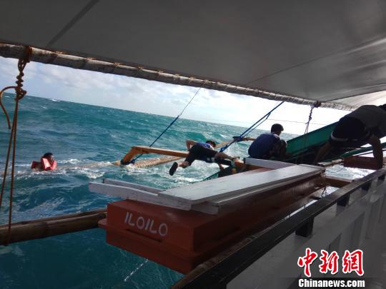 圖為救助現(xiàn)場。 中交公路規(guī)劃設(shè)計院有限公司 攝